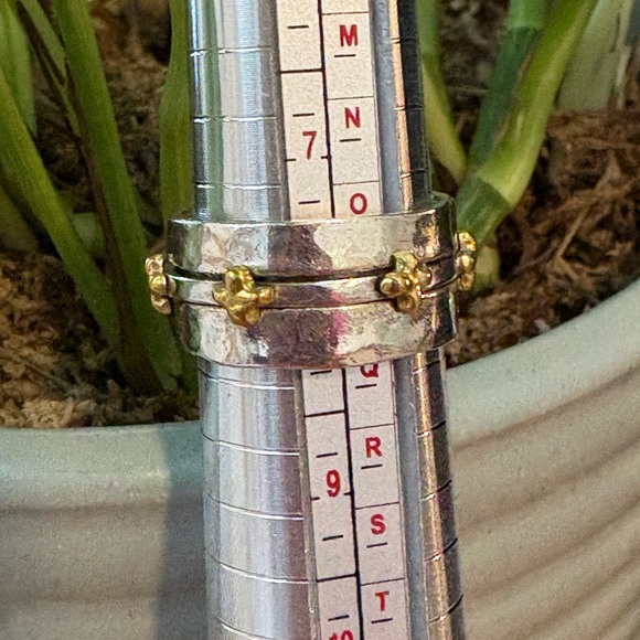 Waxing Poetic
Faith Spinner Ring, sz 8 - Picture 10 of 10